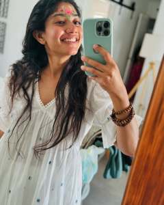actress-sai-pallavi-stylish-look-photos-014