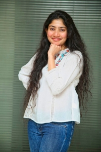 sai-pallavi-latest-photos-021