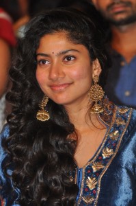 sai-pallavi-latest-photos-123-01080