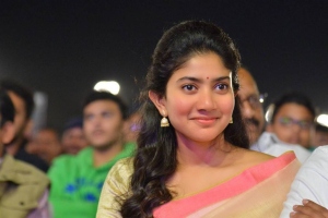 sai-pallavi-latest-photos-in-saree-092-00130