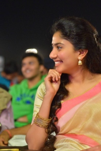 sai-pallavi-latest-photos-in-saree-092-00372