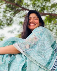 sai-pallavi-latest-saree-photos-952