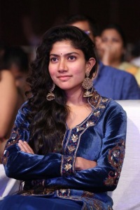 sai-pallavi-latest-stills-00936