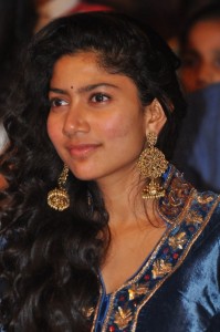 sai-pallavi-latest-stills-556-00188