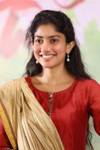 sai-pallavi-latest-stills-908-00127