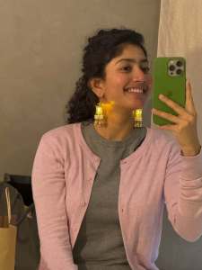 sai-pallavi-new-dressing-style-photos-008