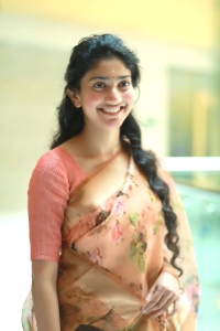 sai-pallavi-photos-in-saree-051-190