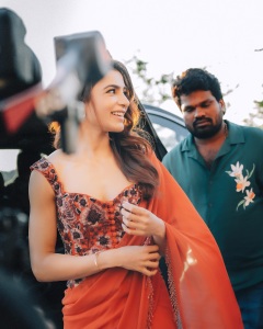 samantha-in-red-saree-with-blouse-style-photos-001