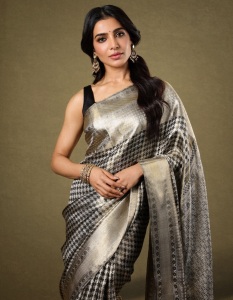 samantha-ruth-prabhu-in-saree-with-latest-style-photos-002