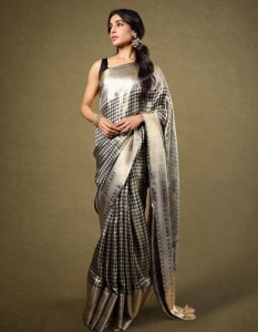 samantha-ruth-prabhu-in-saree-with-latest-style-photos-005