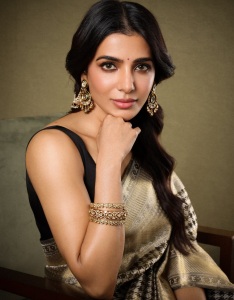 samantha-ruth-prabhu-in-saree-with-latest-style-photos