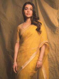 samantha-ruth-prabhu-in-yellow-saree-latest-photos-001