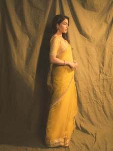 samantha-ruth-prabhu-in-yellow-saree-latest-photos-004
