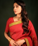 Samantha-Ruth-Prabhu-in-red-Handwoven-Silk-Saree-Bapu-Bomma-photos