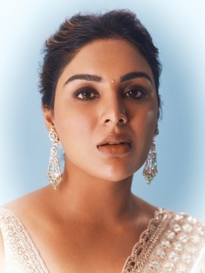 1_samyuktha-menon-in-party-wear-saree-photos-004