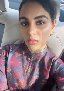 1_samyuktha-menon-with-her-new-car-003