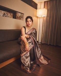 samyuktha-menon-cute-expression-photo-016