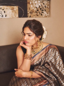 samyuktha-menon-cute-expression-photo-023