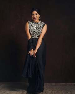 samyuktha-menon-cute-look-in-saree-photos-002