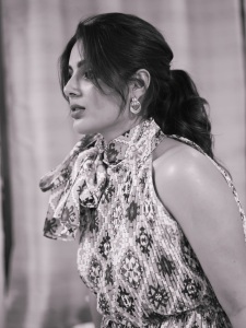 samyuktha-menon-glamour-look-photos-with-trending-makeup-and-dress-001