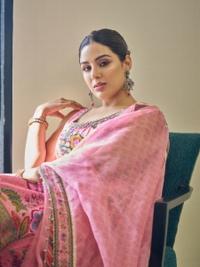 samyuktha-menon-glamour-look-photos-with-trending-makeup-and-dress-045