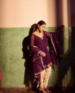 samyuktha-menon-in-Purple-Short-Monga-Tussar-Anarkali-dress-photos-005