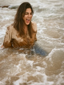 samyuktha-menon-in-beach-outing-photoshoot-new-003