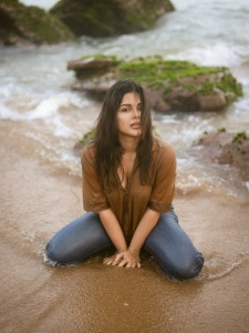 samyuktha-menon-in-beach-outing-photoshoot-new-005