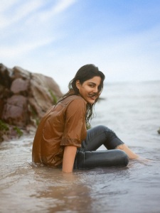 samyuktha-menon-in-beach-outing-photoshoot-new-008