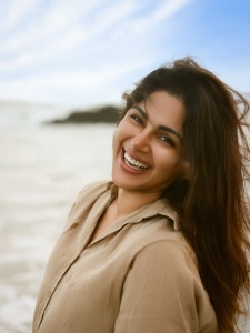 samyuktha-menon-in-beach-outing-photoshoot-new-015