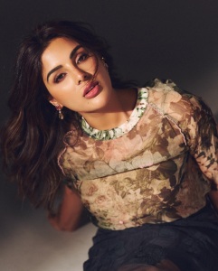 samyuktha-menon-in-black-skirt-using-net-material-with-stylish-top-photos-003