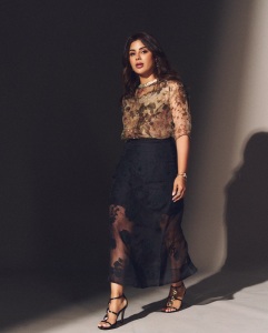 samyuktha-menon-in-black-skirt-using-net-material-with-stylish-top-photos-006