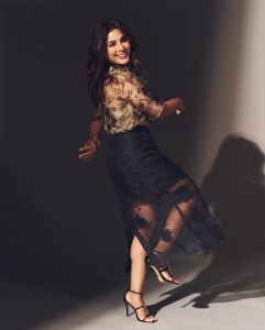samyuktha-menon-in-black-skirt-using-net-material-with-stylish-top-photos-008