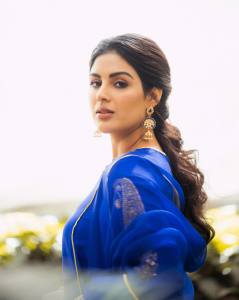 samyuktha-menon-in-blue-long-churidar-photos-002