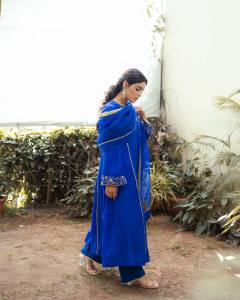samyuktha-menon-in-blue-long-churidar-photos-006