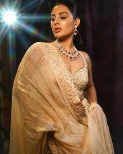 samyuktha-menon-in-lehenga-and-heavy-work-ornament-with-modern-elegance