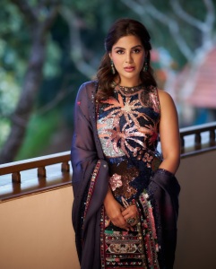 samyuktha-menon-in-navy-blue-party-wear-photos-002