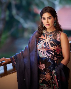 samyuktha-menon-in-navy-blue-party-wear-photos-003