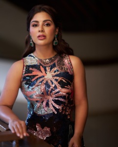 samyuktha-menon-in-navy-blue-party-wear-photos-005