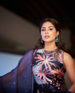 samyuktha-menon-in-navy-blue-party-wear-photos-009
