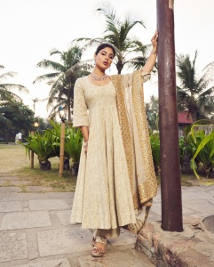 samyuktha-menon-in-party-wear-anarkali-churidar-photos-003