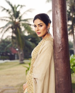 samyuktha-menon-in-party-wear-anarkali-churidar-photos-004
