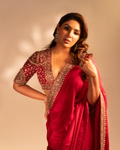 samyuktha-menon-in-party-wear-saree-photos-003