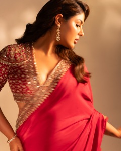 samyuktha-menon-in-party-wear-saree-photos