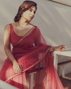 samyuktha-menon-in-red-saree-photos-001