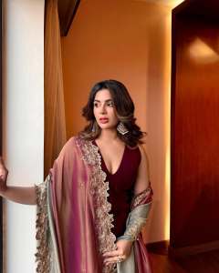 samyuktha-menon-in-velvet-churidar-dress-photos