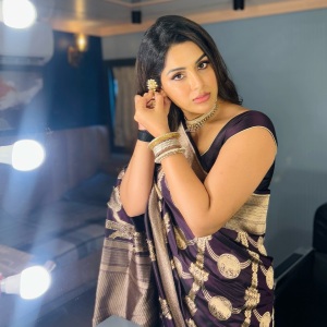 samyuktha-menon-in-violet-saree-photos-001