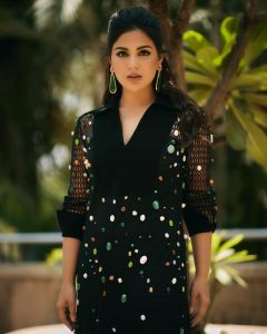 samyuktha-menon-latest-images-and-dress-style-photos-003