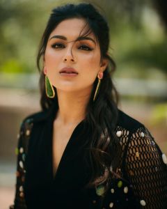 samyuktha-menon-latest-images-and-dress-style-photos-004