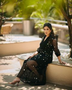 samyuktha-menon-latest-images-and-dress-style-photos-005